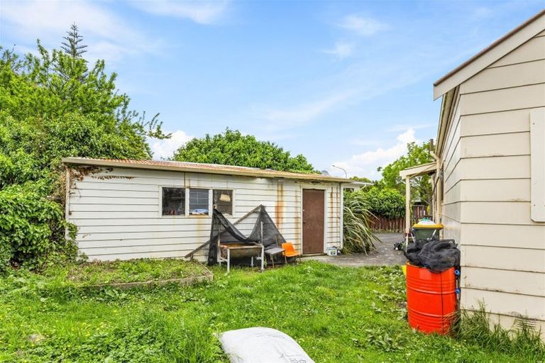 Photo of property in 3 Farwood Drive, Henderson, Auckland, 0612