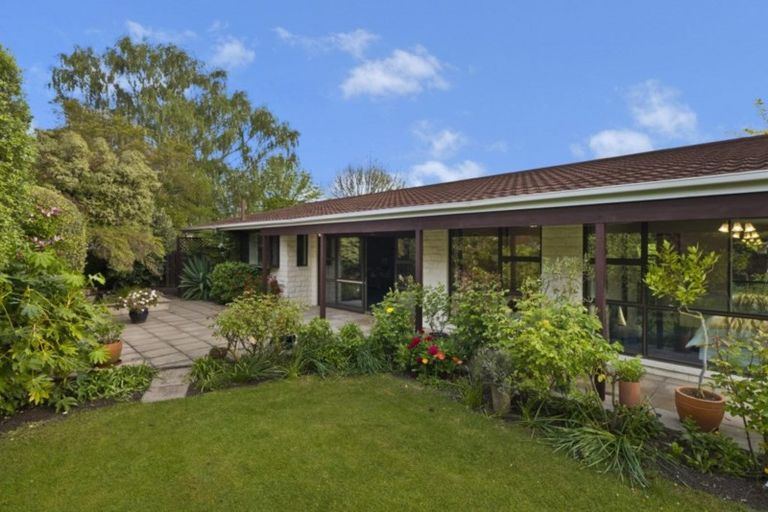 Photo of property in 12 Heaphy Place, Casebrook, Christchurch, 8051