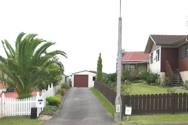 Photo of property in 31 Hassan Drive, Massey, Auckland, 0614