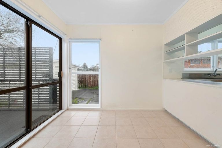 Photo of property in 29 Harrington Road, Henderson, Auckland, 0610