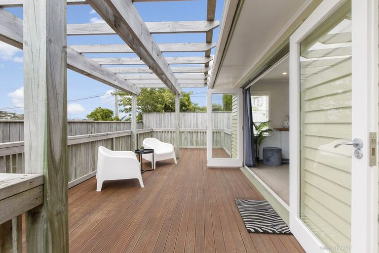 Photo of property in 58 Salford Street, Newlands, Wellington, 6037