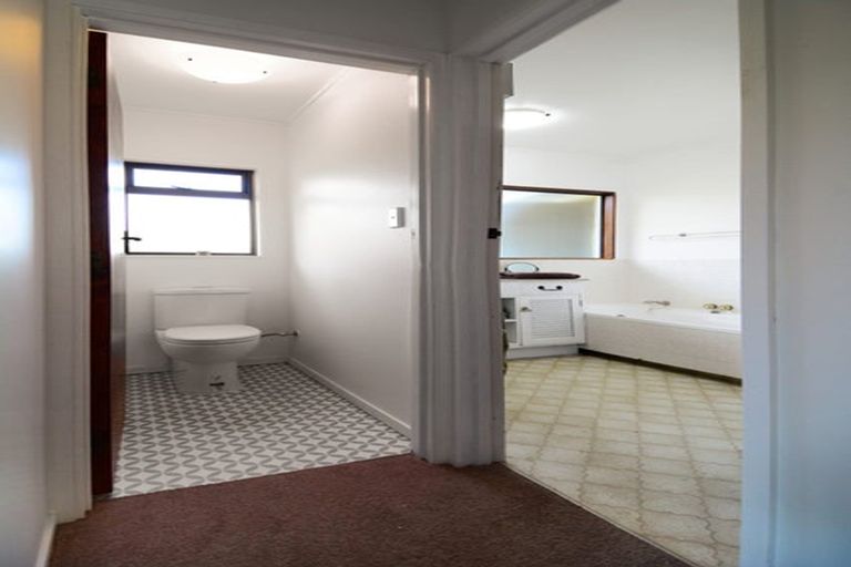Photo of property in 15 Hilden Place, Hilltop, Taupo, 3330