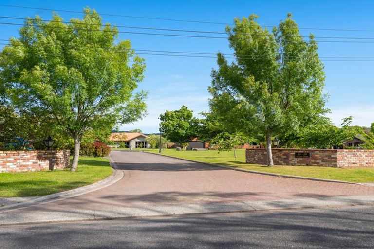 Photo of property in 28 Holden Avenue, Holdens Bay, Rotorua, 3010