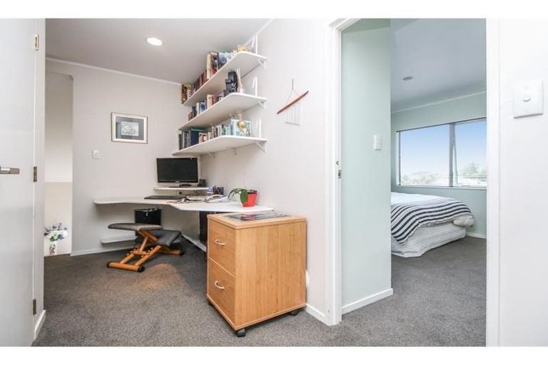 Photo of property in 11 Halder Place, Torbay, Auckland, 0632