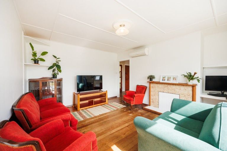 Photo of property in 143 Rangiora Avenue, Roslyn, Palmerston North, 4414