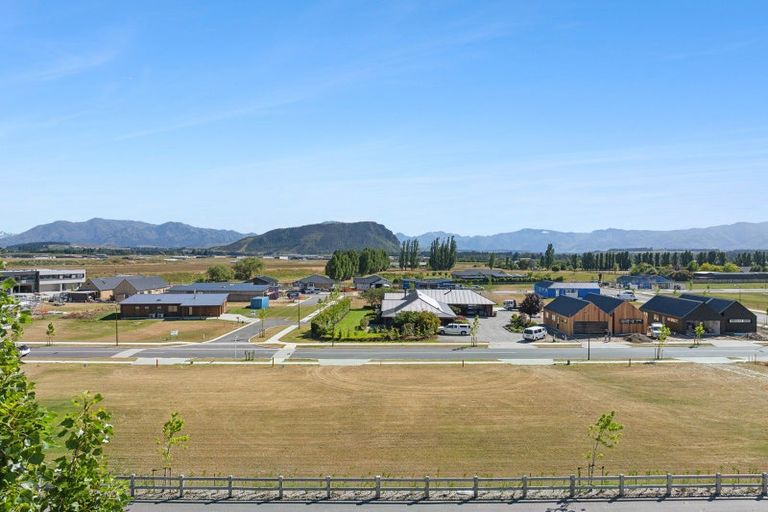 Photo of property in 5 Rubus Street, Wanaka, 9382