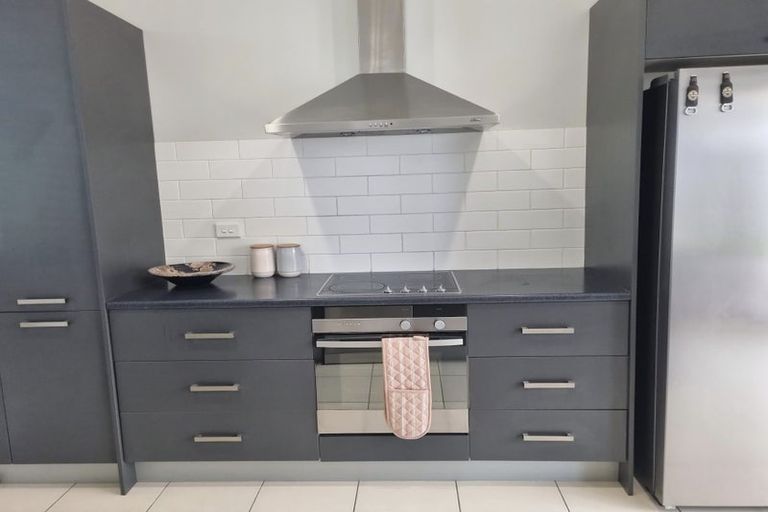 Photo of property in 1/458 Great South Road, Opaheke, Papakura, 2113