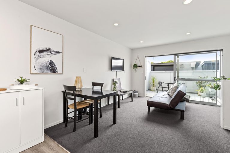 Photo of property in 100u5 Knighton Road, Hillcrest, Hamilton, 3216