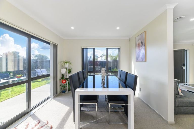 Photo of property in 9a Harrington Road, Henderson, Auckland, 0610