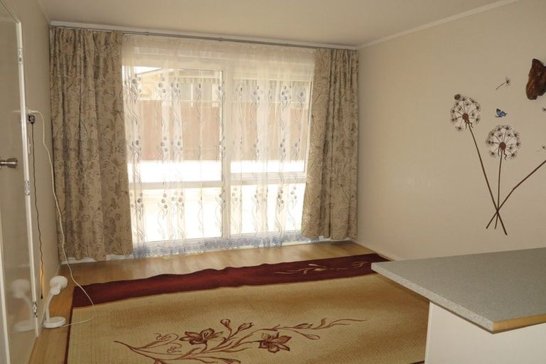 Photo of property in 2/7 Pinero Place, Bucklands Beach, Auckland, 2014