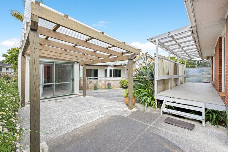 Photo of property in 17 Helvetia Drive, Browns Bay, Auckland, 0630