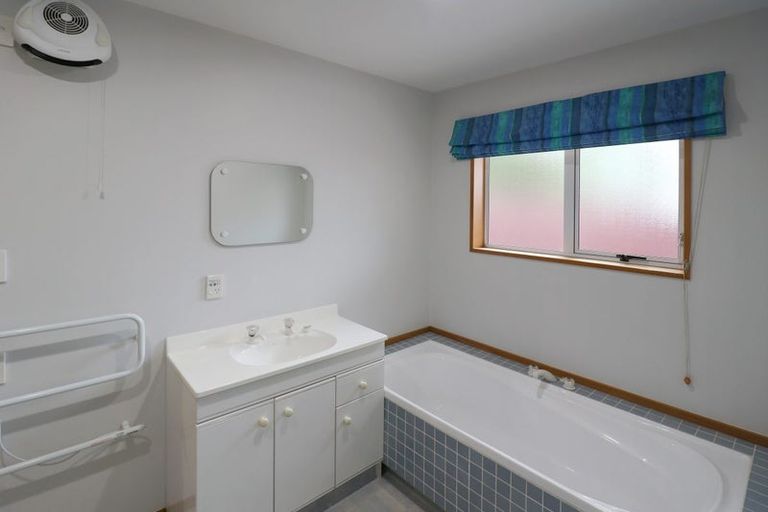 Photo of property in 1/51 Sturrocks Road, Redwood, Christchurch, 8051
