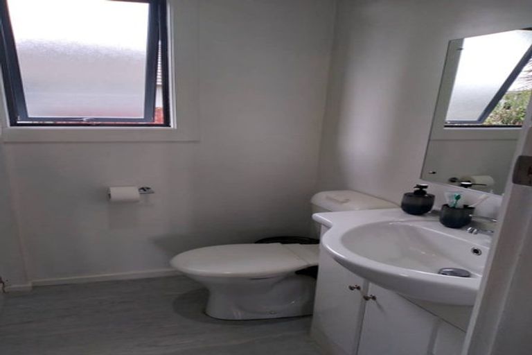 Photo of property in 64 Barton Street, Woolston, Christchurch, 8023