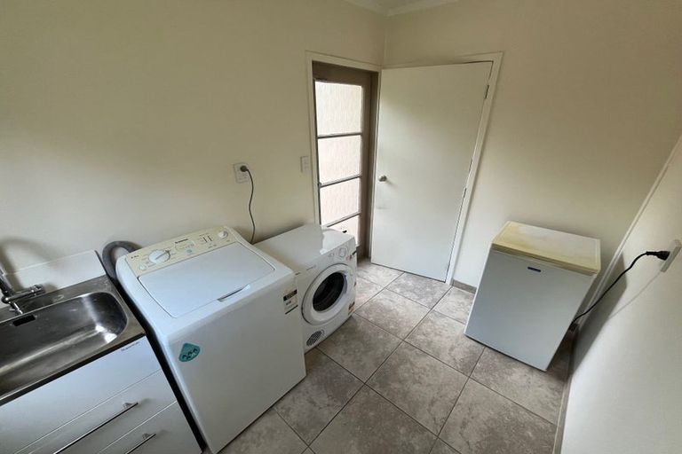 Photo of property in 6 Nea Place, Hillcrest, Auckland, 0627