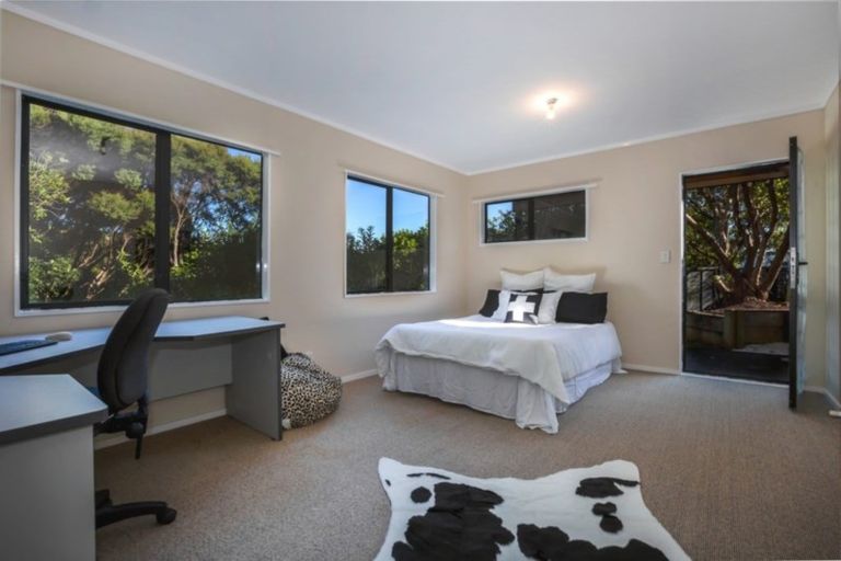 Photo of property in 60 Sailmaker Close, Whitby, Porirua, 5024