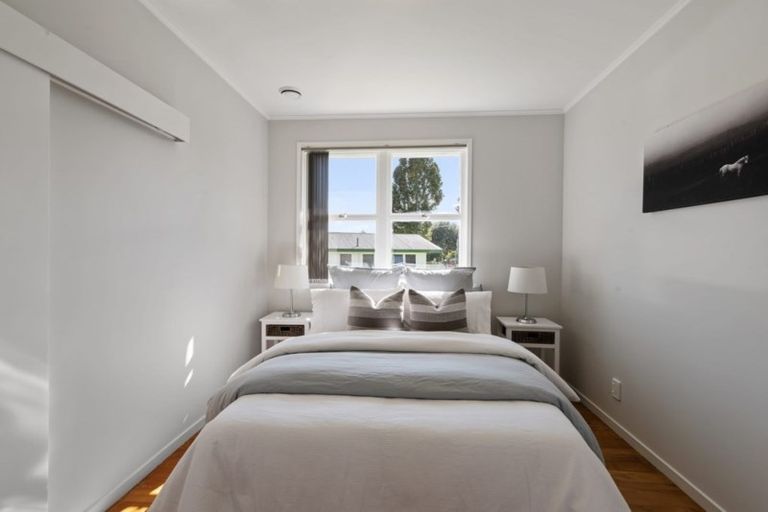 Photo of property in 17 Thomas Avenue, Te Atatu Peninsula, Auckland, 0610
