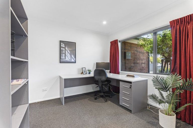 Photo of property in 271a Carrington Street, Vogeltown, New Plymouth, 4310