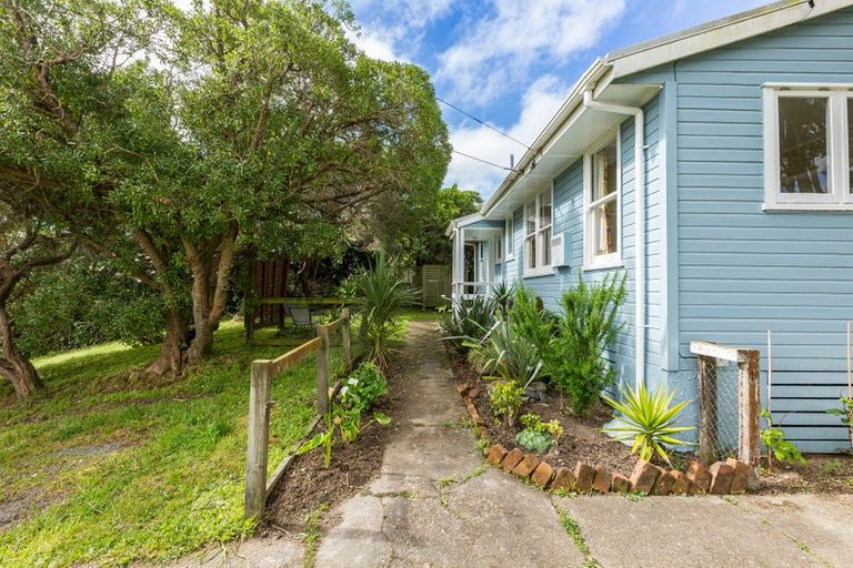 Photo of property in 105 Te Pene Avenue, Titahi Bay, Porirua, 5022