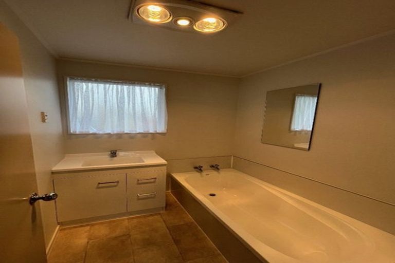 Photo of property in 220 Waitemata Drive, Ranui, Auckland, 0612