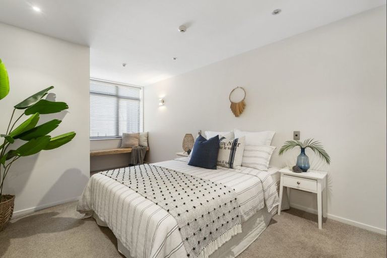 Photo of property in 10/48 Marine Parade, Mount Maunganui, 3116