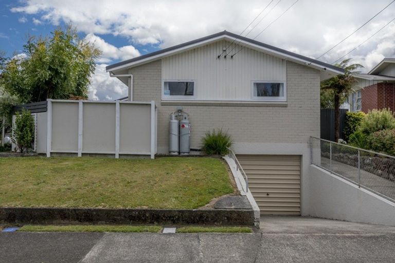 Photo of property in 2 Glen Street, Levin, 5510
