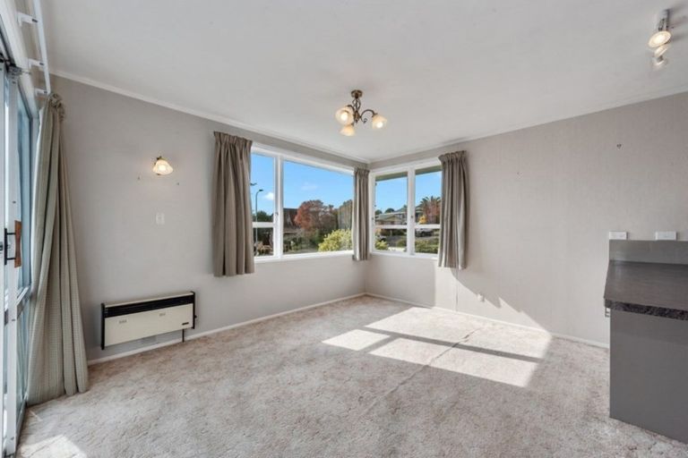 Photo of property in 53 Resthill Crescent, Glenview, Hamilton, 3206