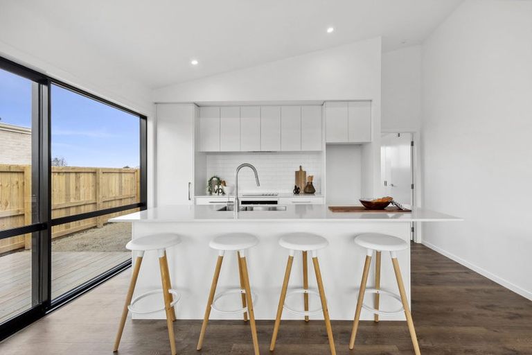 Photo of property in 14 One Haruru Street, Cambridge, 3493