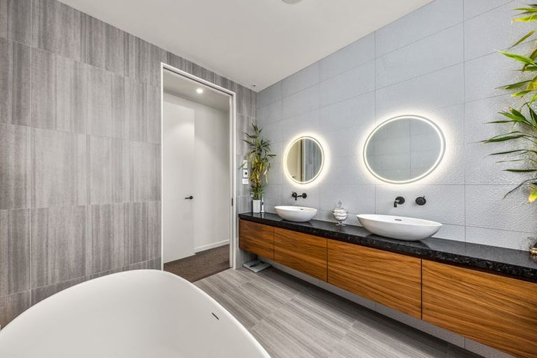 Photo of property in 131a Beach Road, Castor Bay, Auckland, 0620