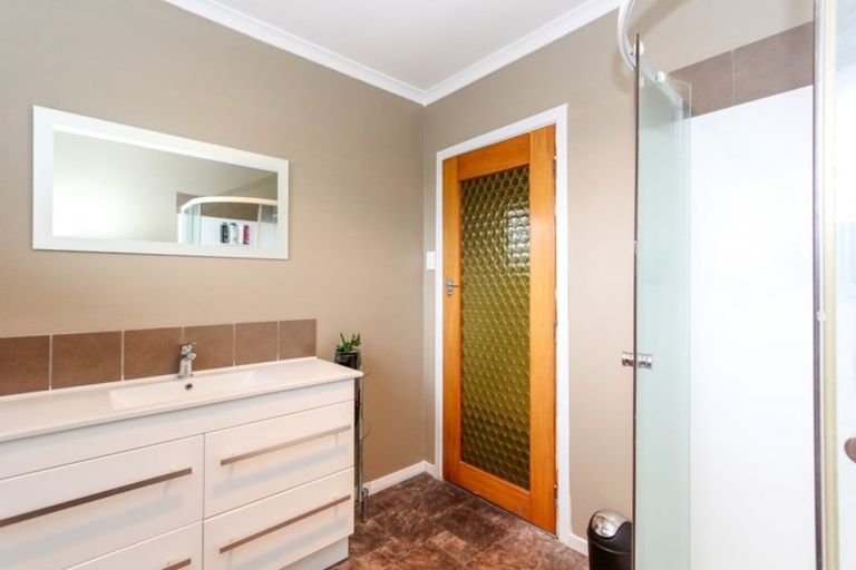 Photo of property in 32 Clawton Street, Westown, New Plymouth, 4310