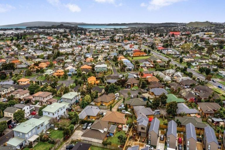 Photo of property in 15 Saybrook Place, Mangere, Auckland, 2022