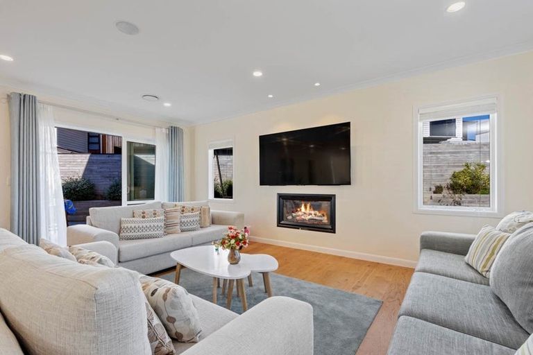 Photo of property in 36 Headland Drive, Long Bay, Auckland, 0630