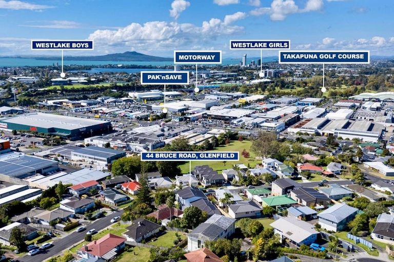 Photo of property in 44c Bruce Road, Glenfield, Auckland, 0629