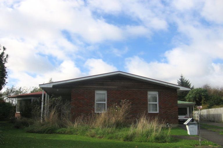 Photo of property in 11 Duna Place, Takaro, Palmerston North, 4412