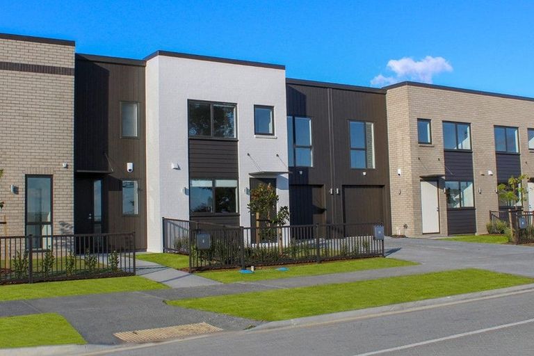 Photo of property in 7 Pepene Avenue, Takanini, 2112