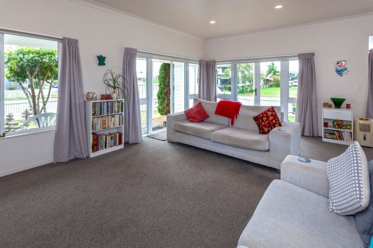 Photo of property in 200 Mayfair Avenue, Whangamata, 3620