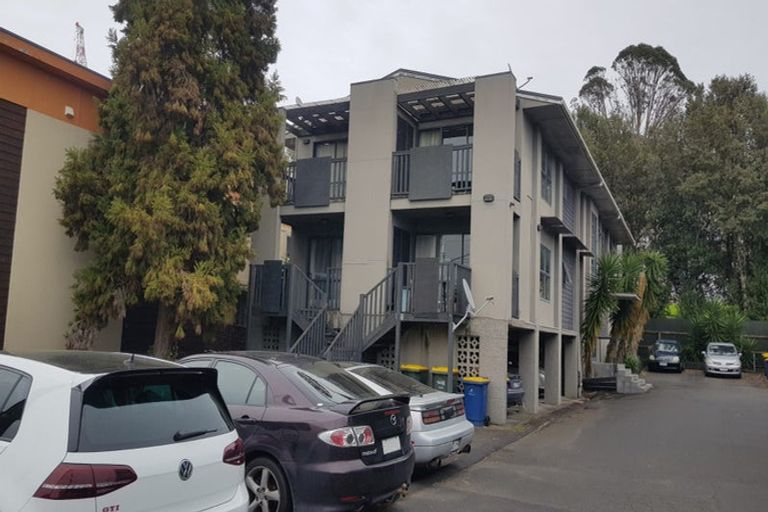 Photo of property in 2/83 Portage Road, New Lynn, Auckland, 0600