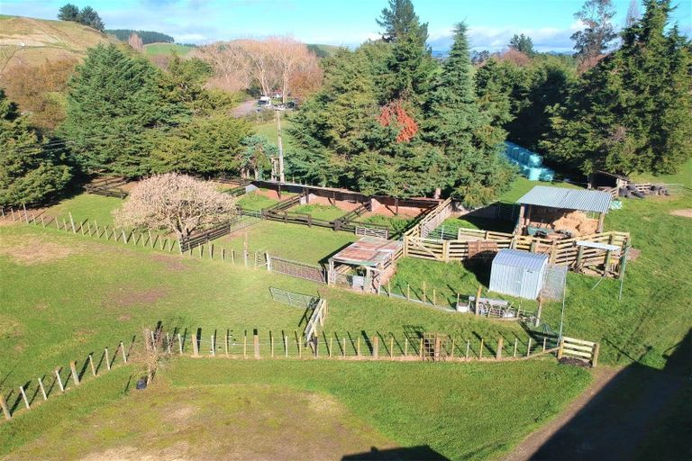 Photo of property in 2966 State Highway 2, Waipukurau, 4281