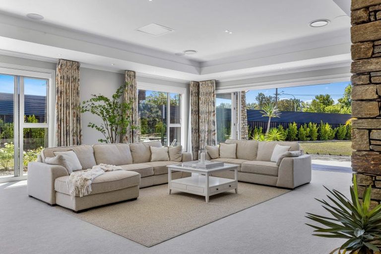 Photo of property in 8a Jelas Drive, Riverhead, Kumeu, 0892