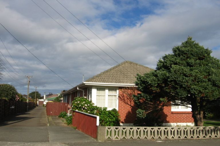 Photo of property in 11 Whites Line West, Woburn, Lower Hutt, 5010