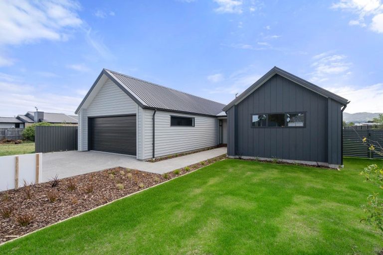Photo of property in 11 Hereford Drive, Carterton, 5713