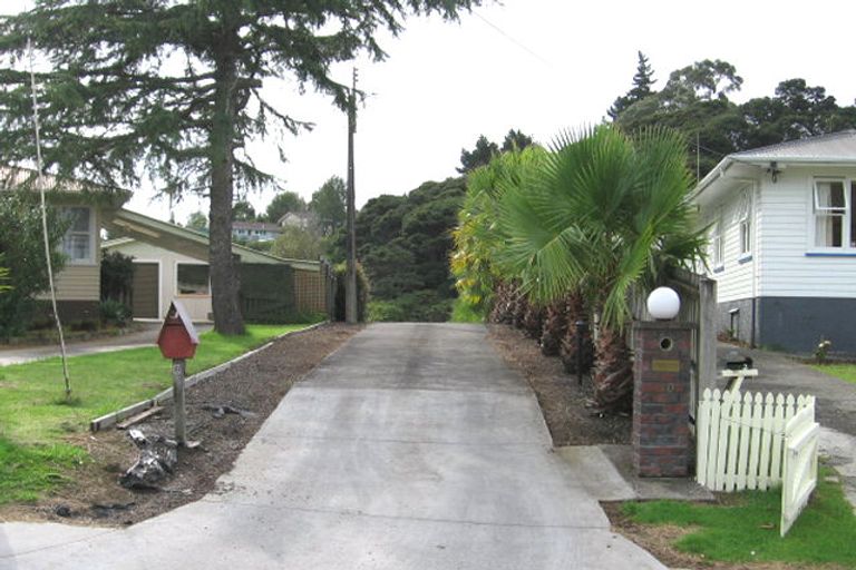 Photo of property in 8 Lowtherhurst Road, Massey, Auckland, 0614