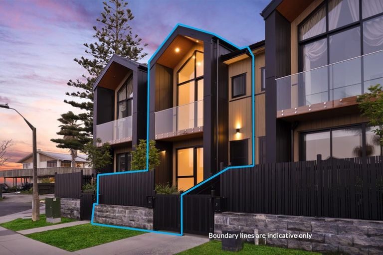 Photo of property in 27a Dawnhaven Drive, Te Atatu Peninsula, Auckland, 0610