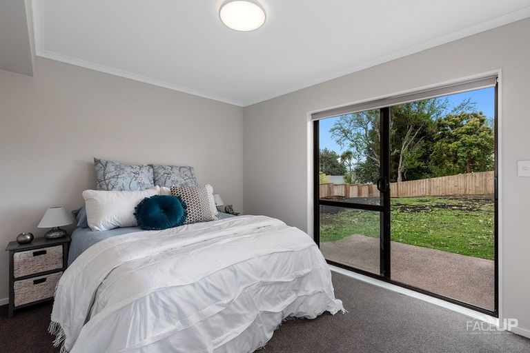 Photo of property in 168 Luckens Road, West Harbour, Auckland, 0618