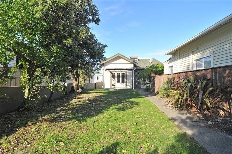 Photo of property in 103 Freyberg Street, Lyall Bay, Wellington, 6022