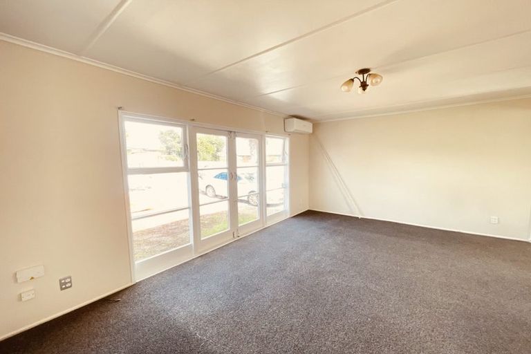 Photo of property in 42 Imrie Avenue, Mangere, Auckland, 2022