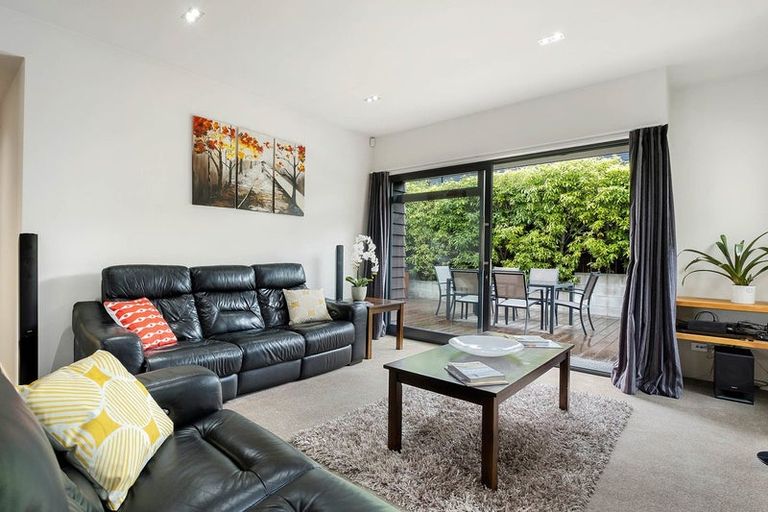 Photo of property in 8a Hallenstein Street, Queenstown, 9300