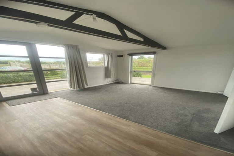 Photo of property in 175 Derham Road, Te Horo, Otaki, 5581