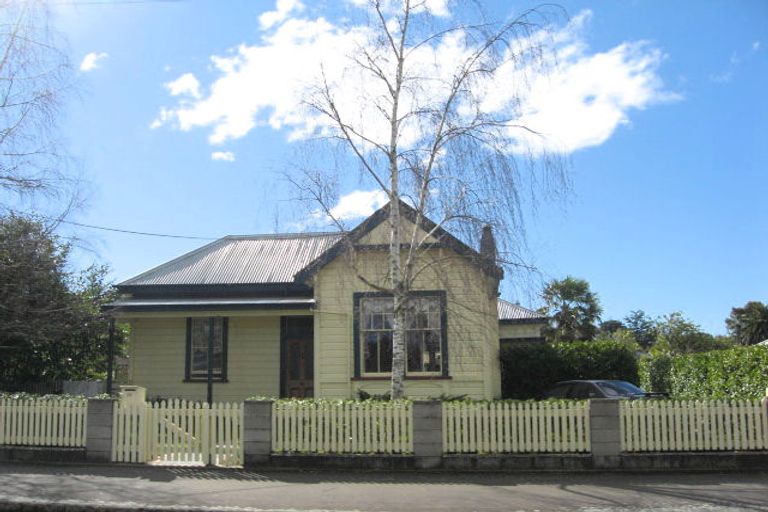 Photo of property in 16 Ruataniwha Street, Waipawa, 4210