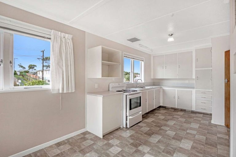 Photo of property in 10 Burns Street, Tawhero, Whanganui, 4501