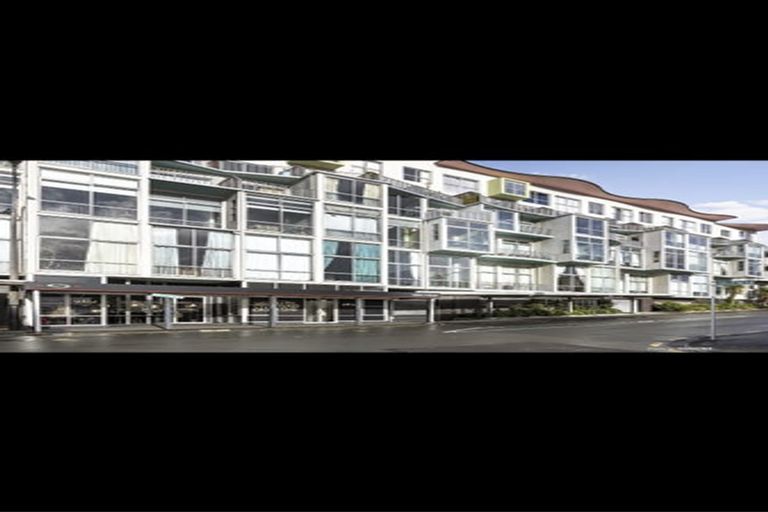 Photo of property in Qba Apartments, 1j/51 Webb Street, Mount Cook, Wellington, 6011